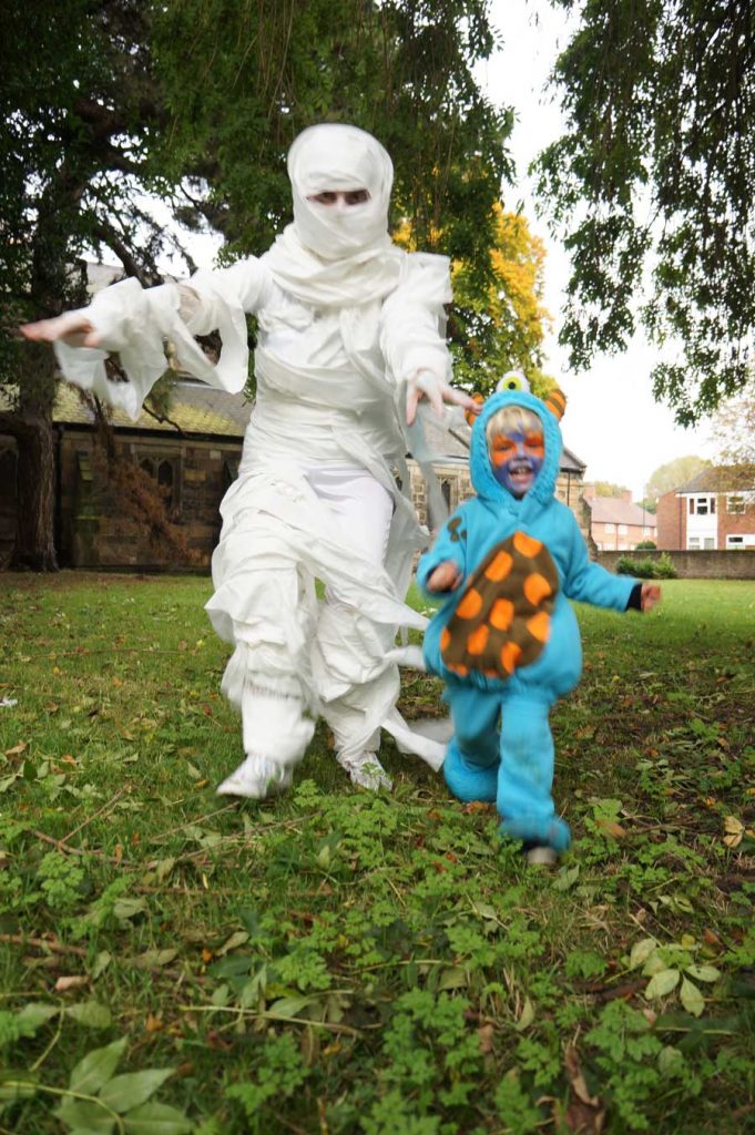 Easy toilet roll mummy costume!